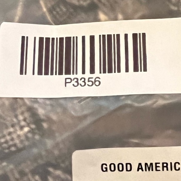 Good American BOA ANORAK Crop Hoodie - Picture 14 of 16